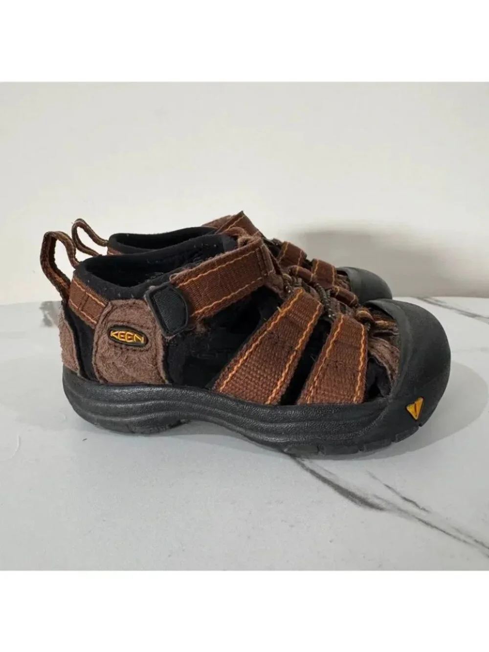 Keen Dark Brown Open Side Fabric Sandals 6